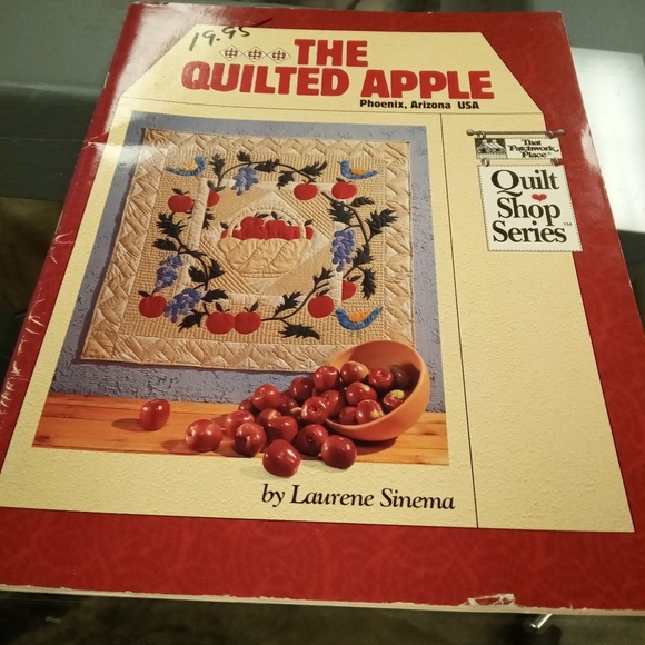 The Quilted Apple by Laurene Sinema Quilt Patterns Quilting Apples Fruit - Picture 1 of 9